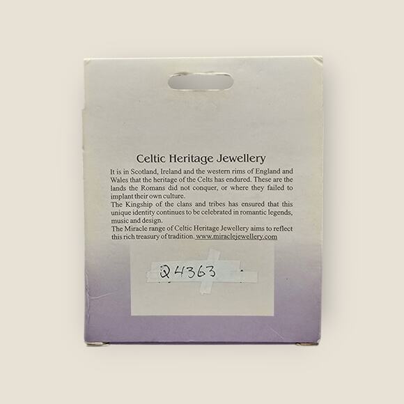 Miracle Celtic Heritage Jewellery Thistle Brooch – Garnet Glass in Original Box - Picture 4 of 5